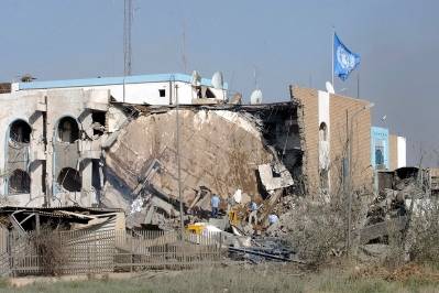 Irakiske oprørere angriber FN's hovedkvarter i Iraks hovedstad Bagdad i 2003. Foto: UN Photo/AP Photo.